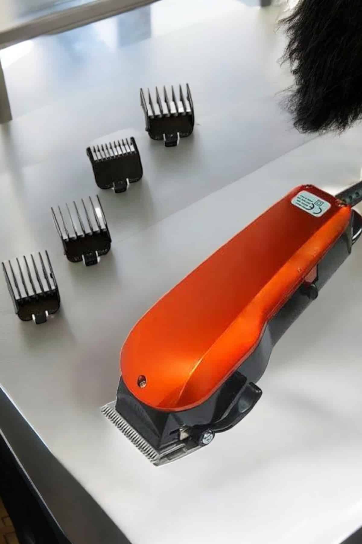 Tıraş Makinesi Uzun Ömürlü Paslanmaz Çelik Bıçaklı USB Şarj Girişli - Görsel 4