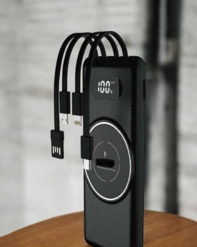 Hızlı Şarj Dijital Göstergeli Powerbankli Çoklu Şarj Özelliği