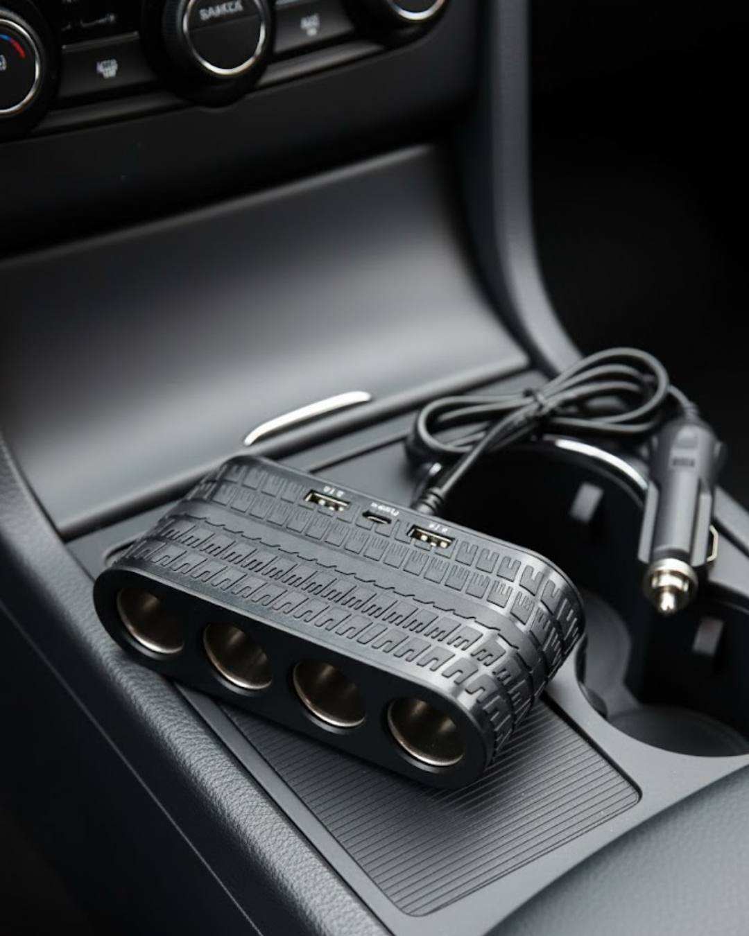 Araç İçi Güç Dağıtıcı 4 Çakmaklık 2 USB 1 Type C Şarj Ünitesi