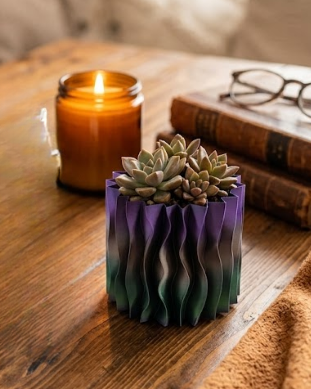 Minimalist Dalgalı Tasarımlı Mor Dekoratif 3D Vazo Masa Dekoru